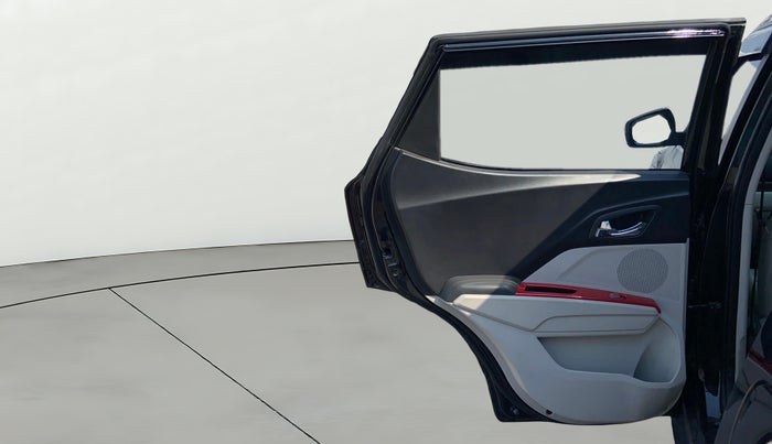 2023 Mahindra XUV300 W8 (O) 1.2 PETROL, Petrol, Manual, 13,938 km, LHS Rear Door