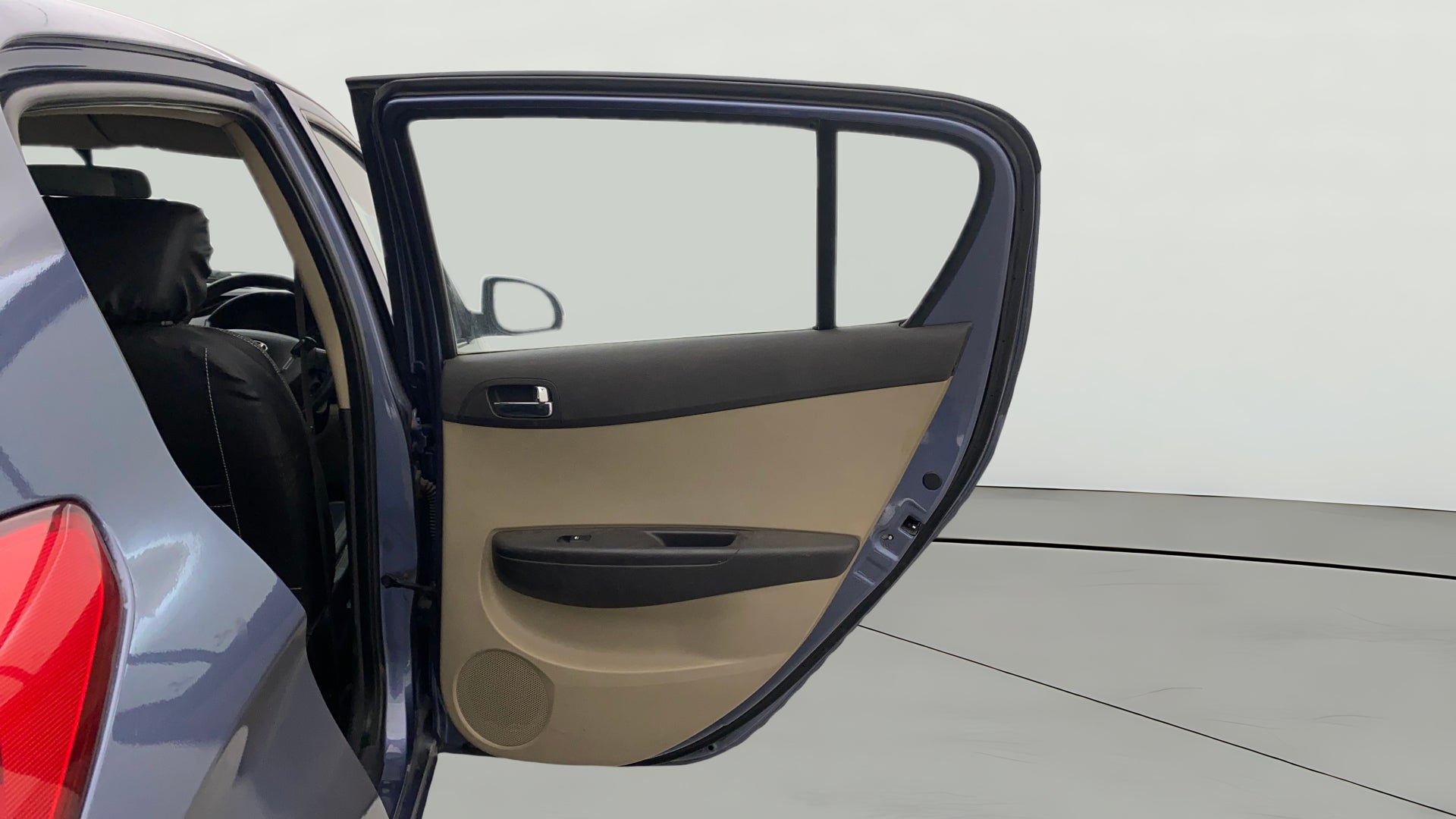 camera-RHS-Rear-Door