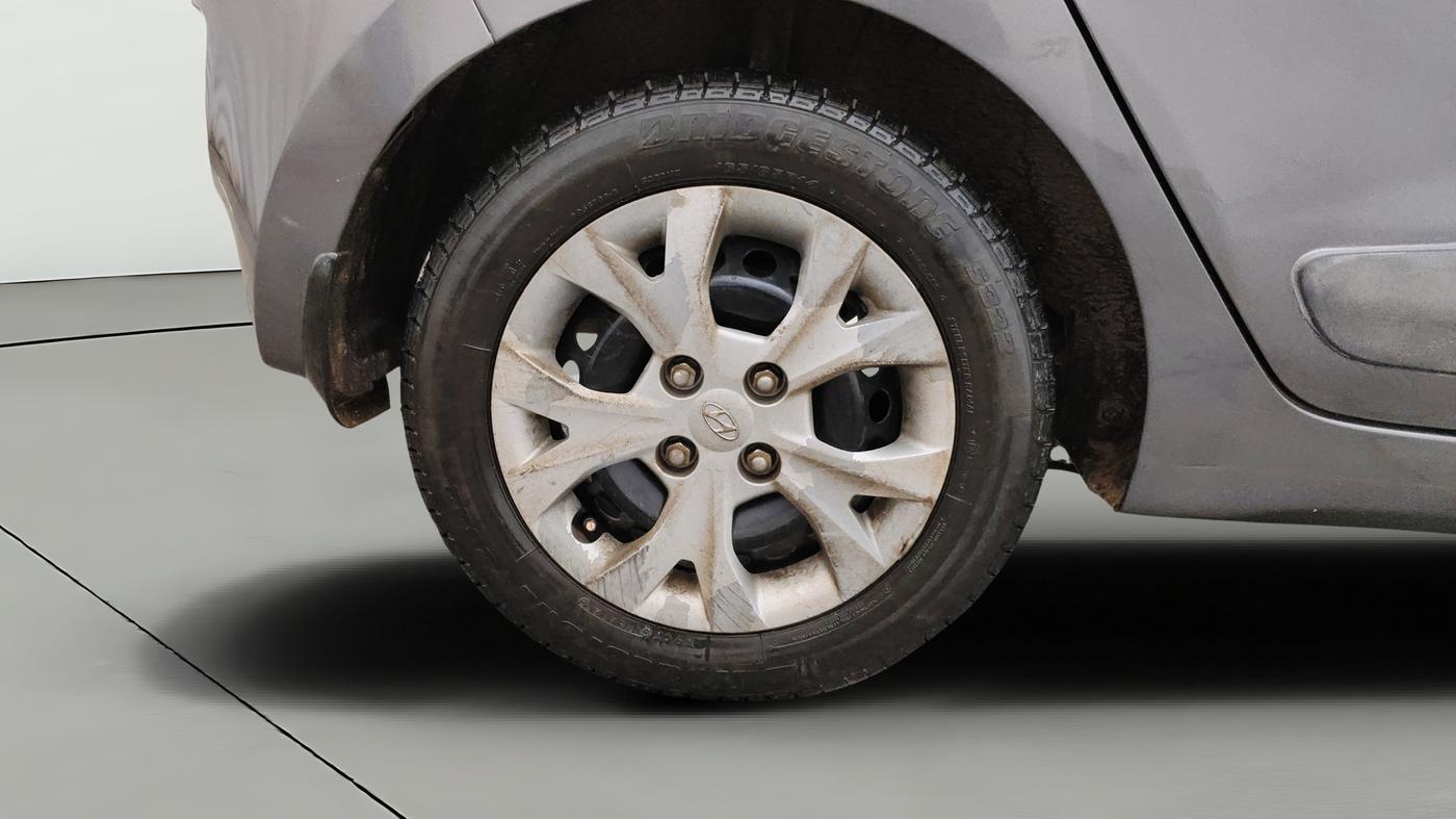 2015 Hyundai Grand i10 SPORTZ 1.2 KAPPA VTVT, Petrol, Manual, 71,125 km, Right Rear Wheel