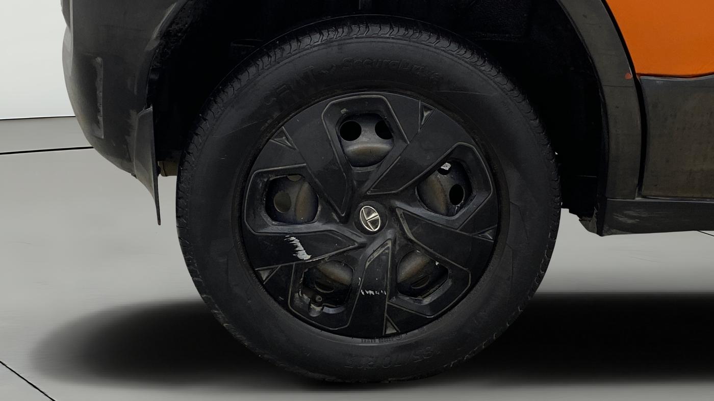 2022 Tata PUNCH ADVENTURE MT, Petrol, Manual, 61,537 km, Right Rear Wheel