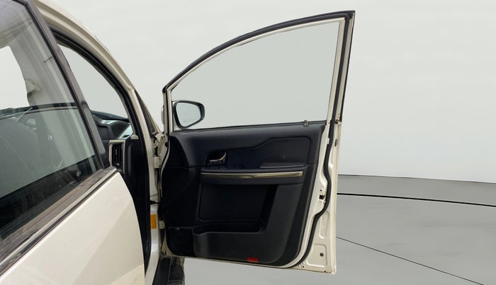 2018 Tata Hexa XTA 4X2 7 STR, Diesel, Automatic, 62,654 km, RHS Front Door