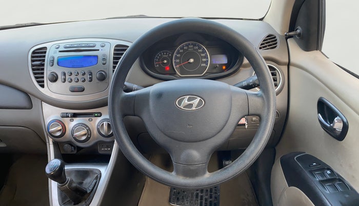 2014 Hyundai i10 SPORTZ 1.1, CNG, Manual, 87,563 km, Steering Wheel Close Up