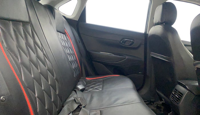 2022 Hyundai NEW I20 ASTA 1.2 MT, Petrol, Manual, 26,568 km, Right Side Rear Door Cabin