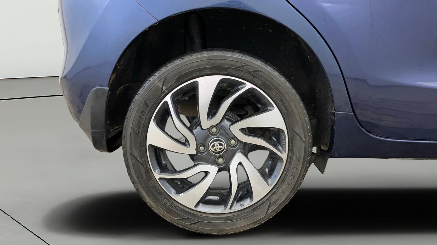 2020 Toyota Glanza V, Petrol, Manual, 63,580 km, Right Rear Wheel