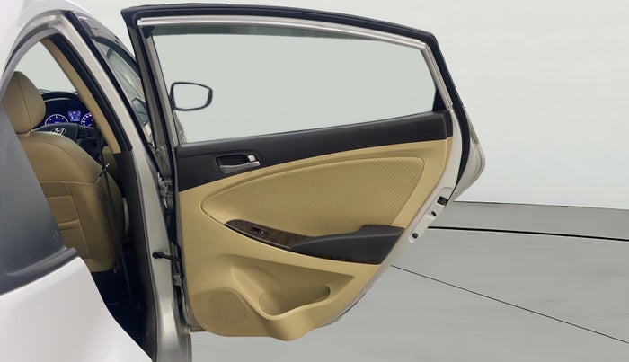 2016 Hyundai Verna FLUIDIC 1.6 CRDI SX AT 4S, Diesel, Automatic, 1,26,756 km, RHS Rear Door