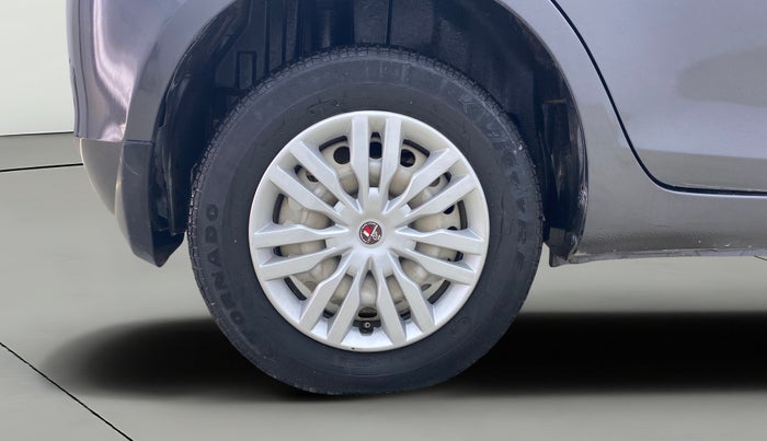 2017 Maruti Swift LXI (O), Petrol, Manual, 63,565 km, Right Rear Wheel