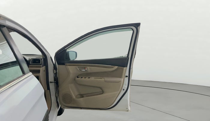 2019 Maruti Ciaz ALPHA 1.5 SHVS PETROL, Petrol, Manual, 57,453 km, RHS Front Door