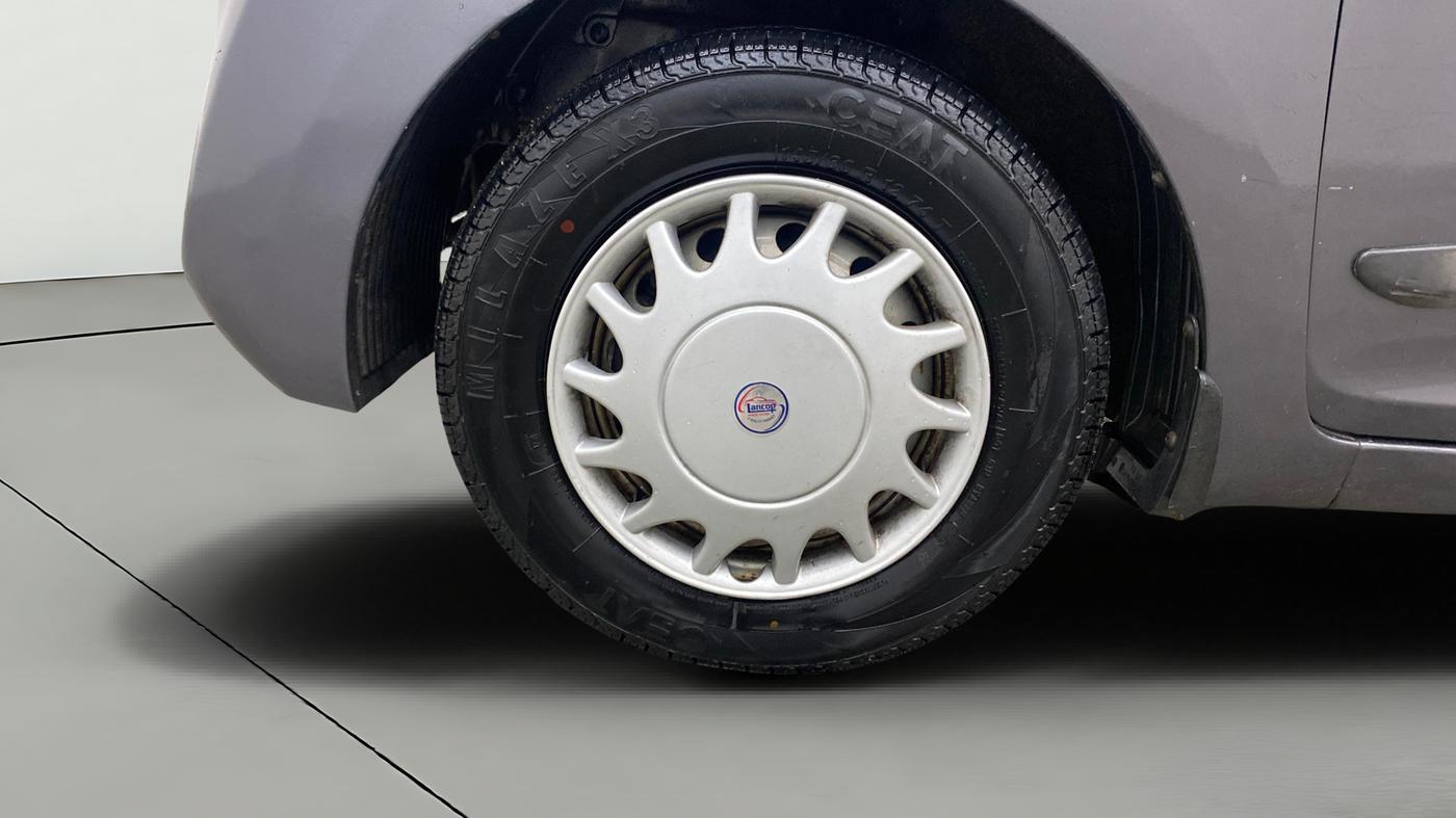 2016 Hyundai Eon ERA +, Petrol, Manual, 91,889 km, Left Front Wheel