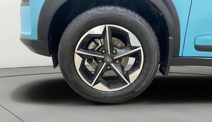 2025 Tata NEXON FEARLESS + SUNROOF DUAL TONE 1.2 PETROL, Petrol, Manual, 23,000 km, Left Front Wheel