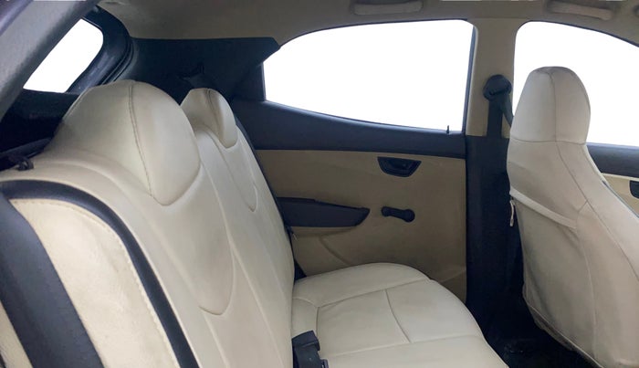 2017 Hyundai Eon MAGNA +, Petrol, Manual, 81,583 km, Right Side Rear Door Cabin