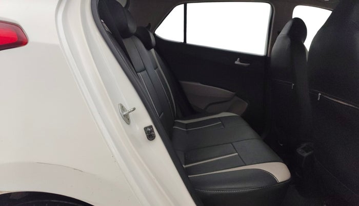 2015 Hyundai Grand i10 ASTA AT 1.2 KAPPA VTVT, Petrol, Automatic, 45,319 km, Right Side Rear Door Cabin