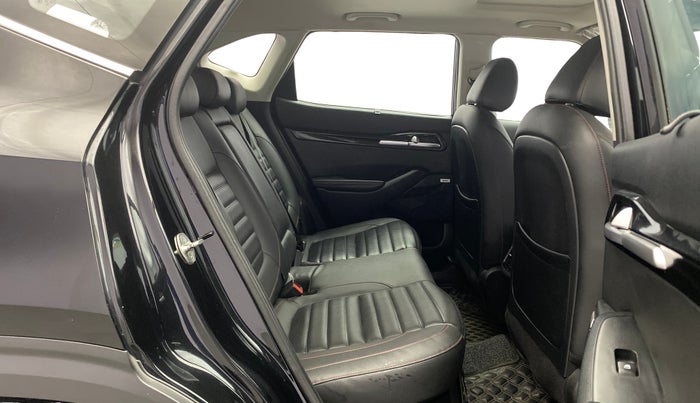 2020 KIA SELTOS GTX PLUS AT 1.5 DIESEL, Diesel, Automatic, 1,22,874 km, Right Side Rear Door Cabin