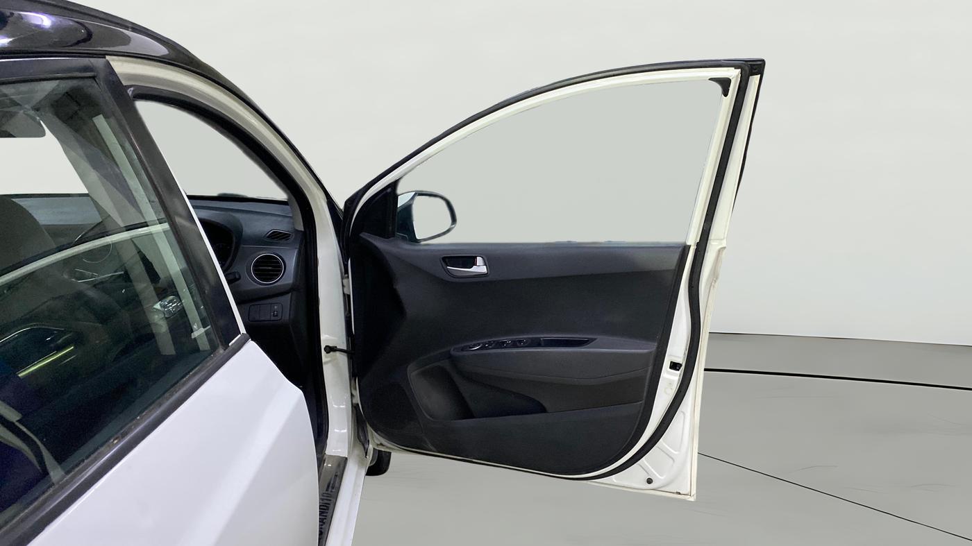2018 Hyundai Grand i10 SPORTZ U2 1.2 KAPPA CRDI DUAL TONE, Diesel, Manual, 63,217 km, RHS Front Door