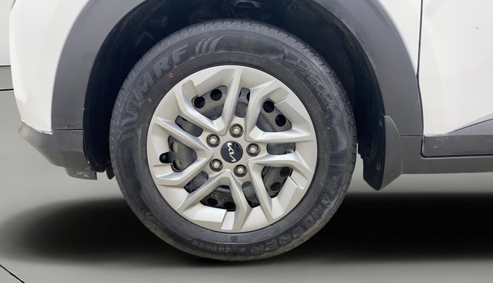 2022 KIA CARENS PREMIUM 1.4 PETROL 7 STR, Petrol, Manual, 39,112 km, Left Front Wheel