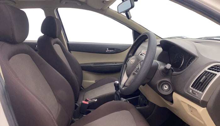 2014 Hyundai i20 SPORTZ 1.2, Petrol, Manual, 50,394 km, Right Side Front Door Cabin