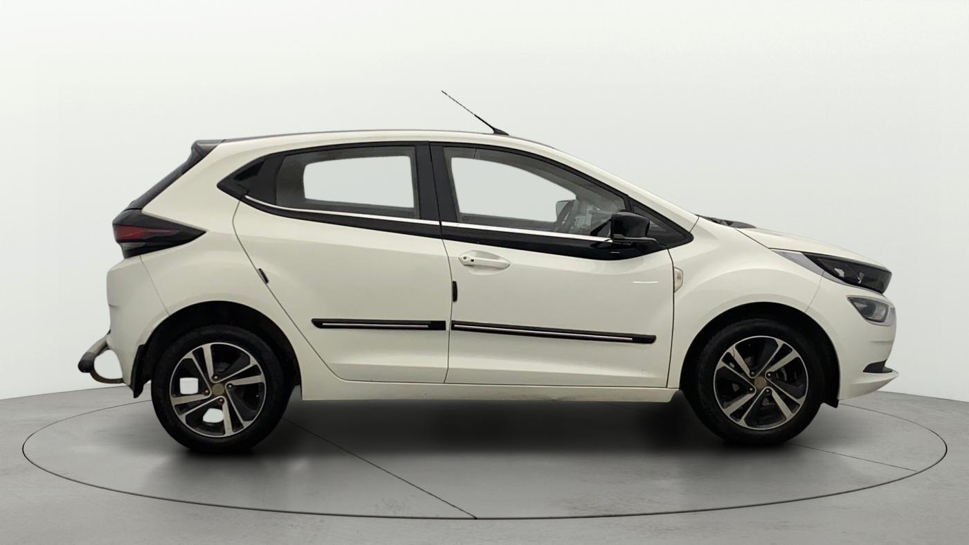 2023 Tata ALTROZ XZ PLUS PETROL, Petrol, Manual, 27,059 km, Right Side View
