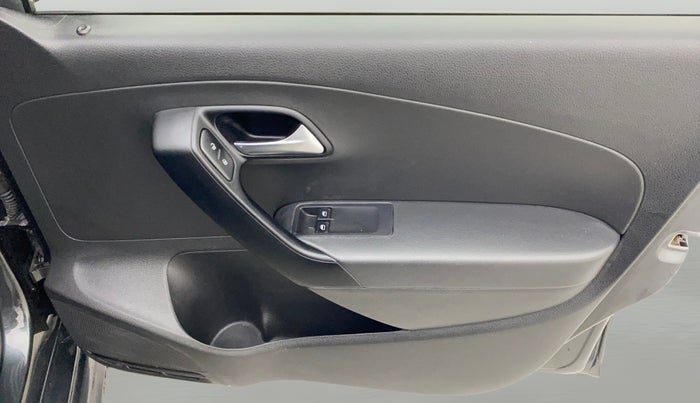 2021 Volkswagen Polo TRENDLINE 1.0L, Petrol, Manual, 30,437 km, Driver Side Door Panels Control
