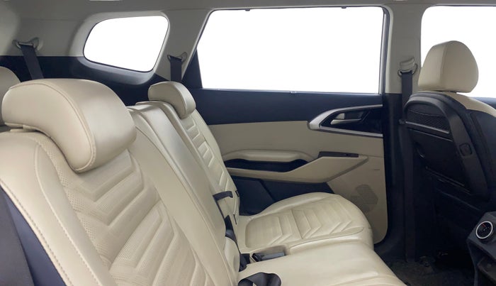 2022 KIA CARENS LUXURY PLUS 1.4 PETROL DCT 7 STR, Petrol, Automatic, 51,950 km, Right Side Rear Door Cabin