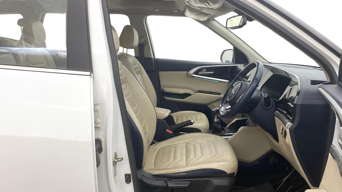 2022 KIA CARENS LUXURY PLUS 1.5 DIESEL 7 STR, Diesel, Manual, 91,907 km, Right Side Front Door Cabin