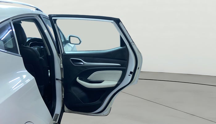 2022 MG ASTOR SMART 1.5 MT, CNG, Manual, 46,594 km, RHS Rear Door