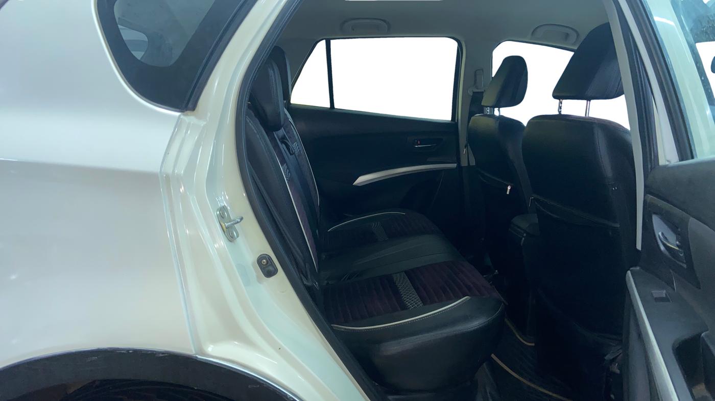 2015 Maruti S Cross ZETA 1.6, Diesel, Manual, 1,23,328 km, Right Side Rear Door Cabin