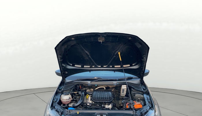 2020 Volkswagen Polo COMFORTLINE 1.0L TSI, Petrol, Manual, 70,362 km, Open Bonet