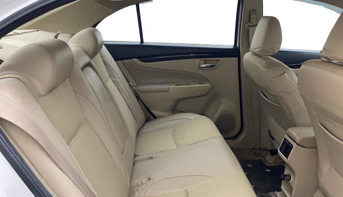 2017 Maruti Ciaz ZETA 1.4  MT PETROL, Petrol, Manual, 1,01,901 km, Right Side Rear Door Cabin