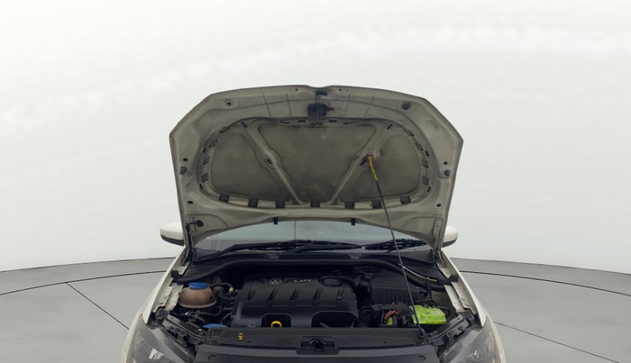 2016 Volkswagen Ameo HIGHLINE PLUS 1.5L 16 ALLOY, Diesel, Manual, 1,25,903 km, Open Bonet