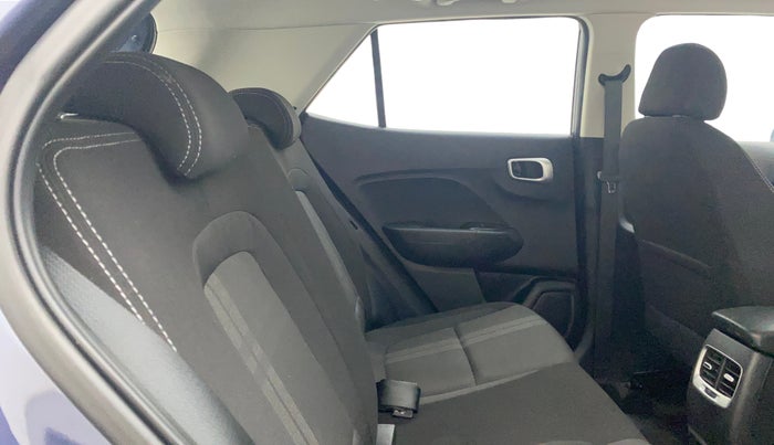 2021 Hyundai VENUE SX 1.5 (O) EXECUTIVE CRDI, Diesel, Manual, 15,975 km, Right Side Rear Door Cabin