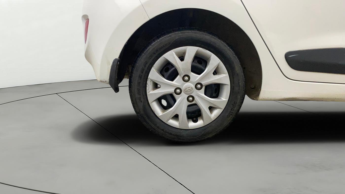 2015 Hyundai Grand i10 SPORTZ 1.2 KAPPA VTVT, Petrol, Manual, 27,891 km, Right Rear Wheel