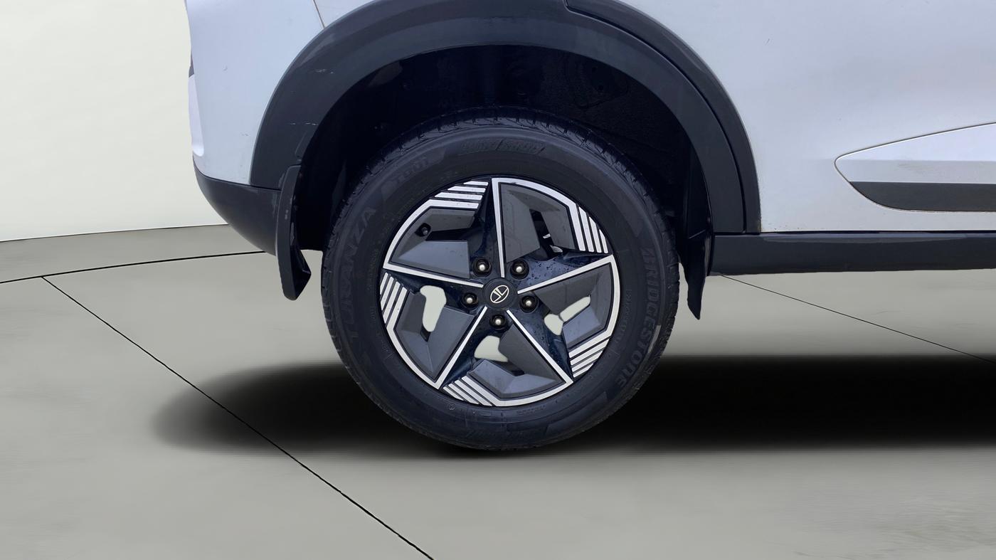 2024 Tata NEXON CREATIVE+ DCA 1.2 PETROL, Petrol, Automatic, 15,413 km, Right Rear Wheel