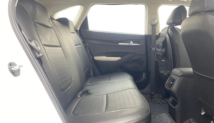 2021 KIA SELTOS HTK PLUS 1.5 IMT, Petrol, Manual, 27,229 km, Right Side Rear Door Cabin