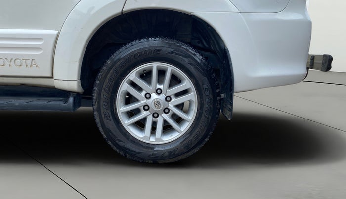 2013 Toyota Fortuner 3.0 4X4 MT, Diesel, Manual, 1,28,393 km, Left Rear Wheel