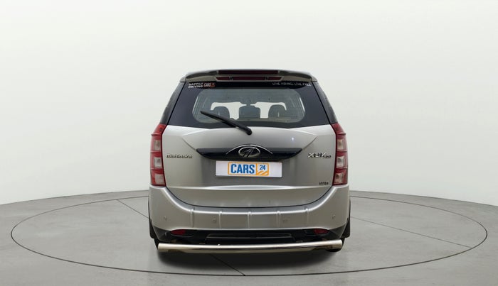 2015 Mahindra XUV500 W8, Diesel, Manual, 1,05,261 km, Back/Rear