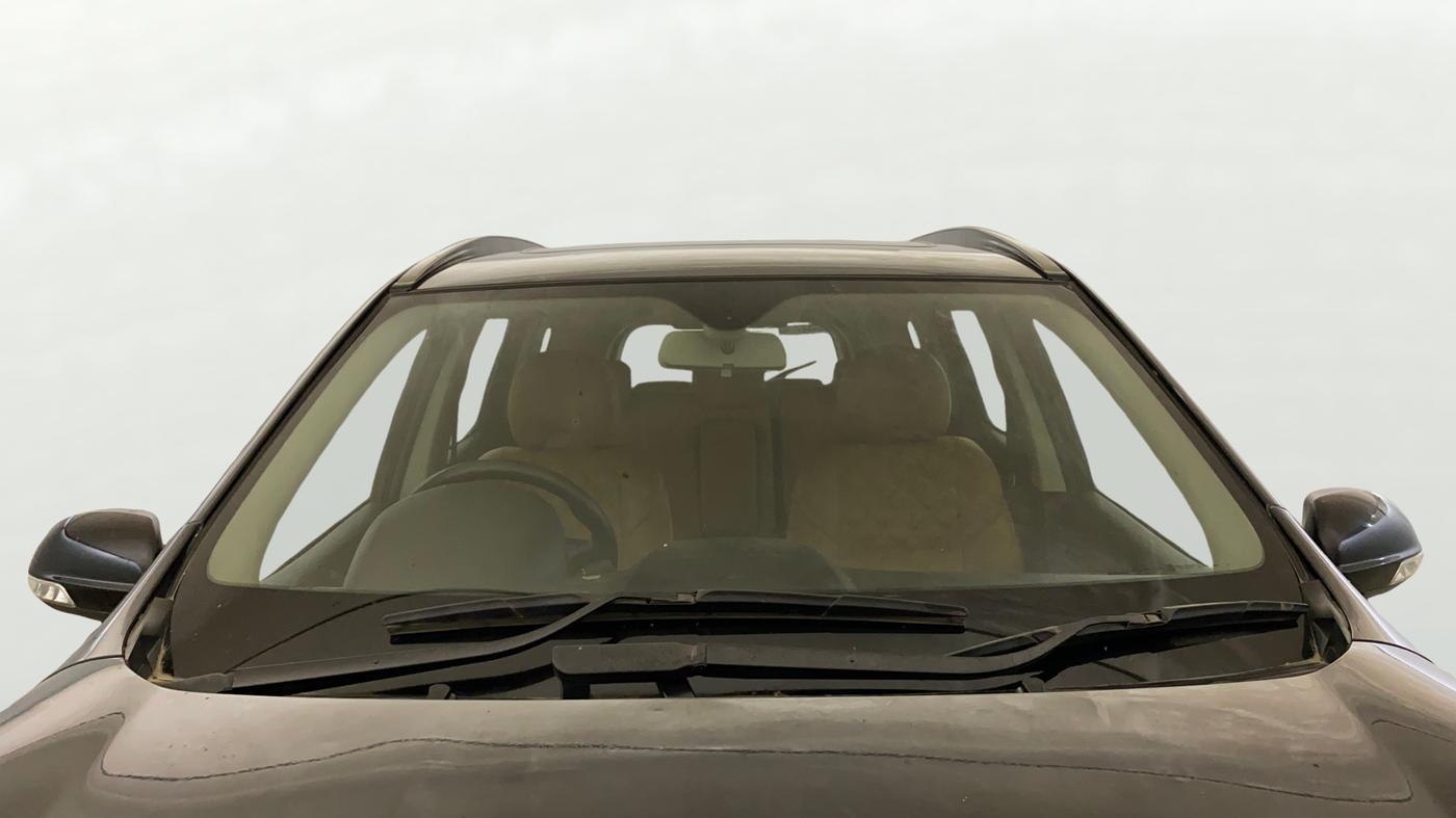 2021 Mahindra XUV500 W9 AT, Diesel, Automatic, 67,343 km, Front Windshield