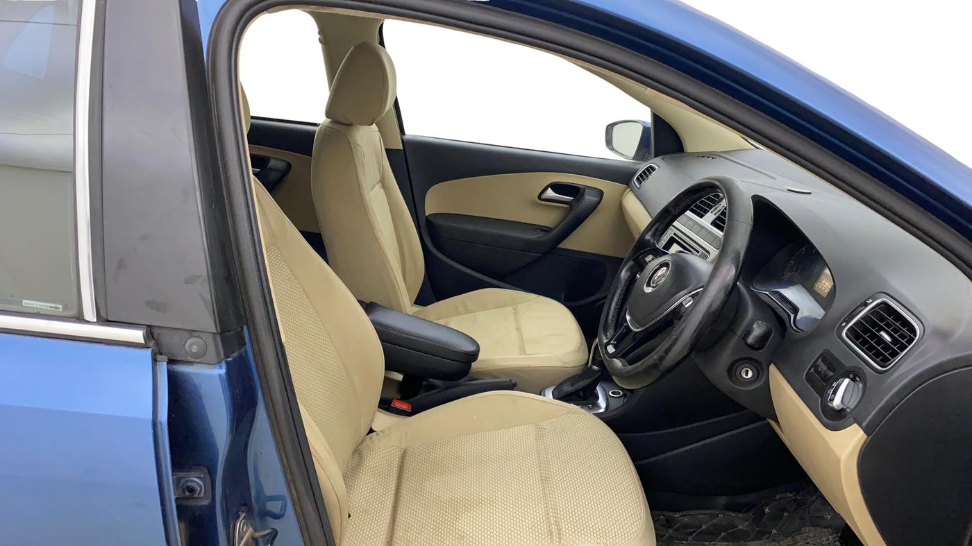 2016 Volkswagen Ameo HIGHLINE DSG 1.5 DIESEL , Diesel, Automatic, 1,20,886 km, Right Side Front Door Cabin