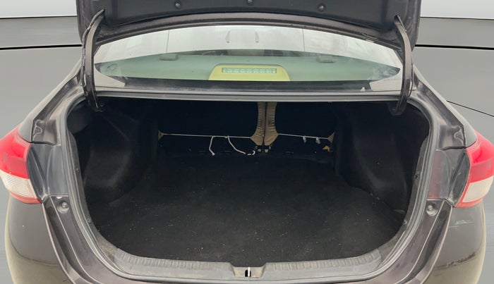 2018 Toyota YARIS J MT, Petrol, Manual, 32,291 km, Boot Open Zoomed View