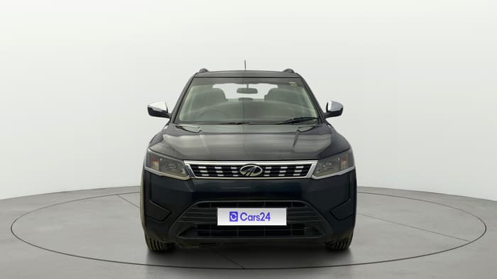 2020 Mahindra XUV300 W6 1.2 PETROL, Petrol, Manual, 32,221 km, Front