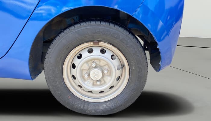 2014 Hyundai Eon ERA +, Petrol, Manual, 45,101 km, Left Rear Wheel