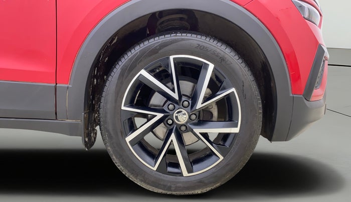 2023 Skoda KUSHAQ MONTE CARLO 1.0L TSI AT, Petrol, Automatic, 12,270 km, Right Front Wheel