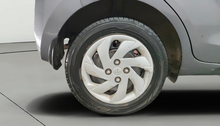 2019 Hyundai NEW SANTRO SPORTZ CNG, CNG, Manual, 99,828 km, Right Rear Wheel