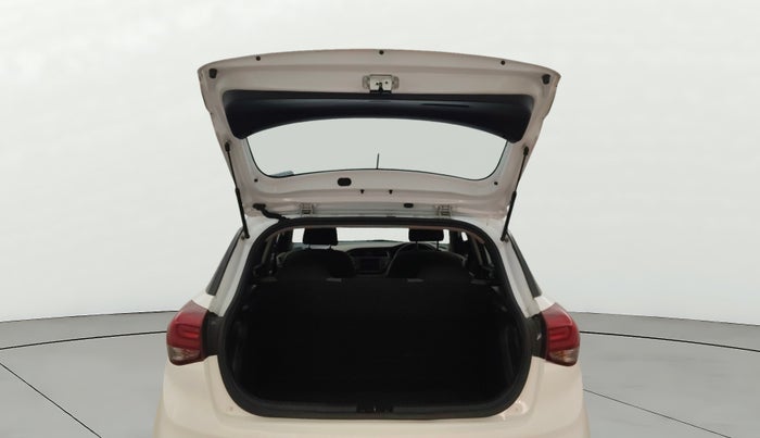 2020 Hyundai Elite i20 SPORTZ PLUS 1.2, Petrol, Manual, 57,476 km, Boot Door Open