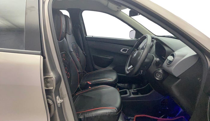 2019 Renault Kwid RXT 1.0 AMT (O), Petrol, Automatic, 57,254 km, Right Side Front Door Cabin