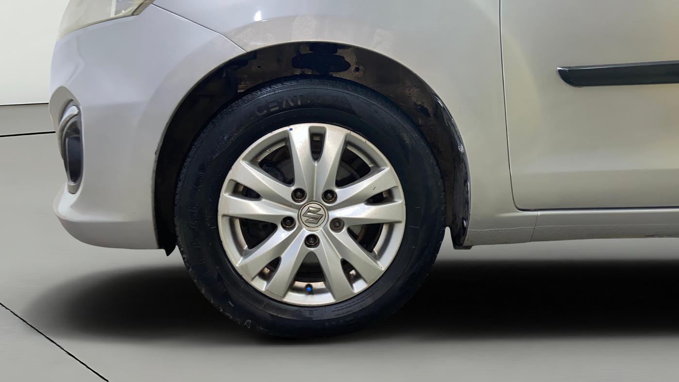 2016 Maruti Ertiga ZDI + SHVS, Diesel, Manual, 96,497 km, Left Front Wheel