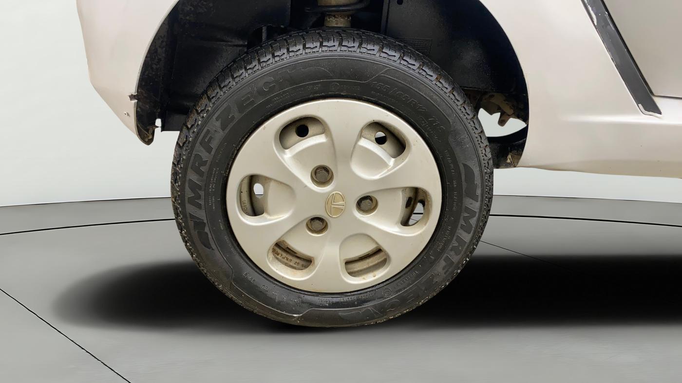 2015 Tata Nano TWIST XTA, Petrol, Automatic, 46,267 km, Right Rear Wheel