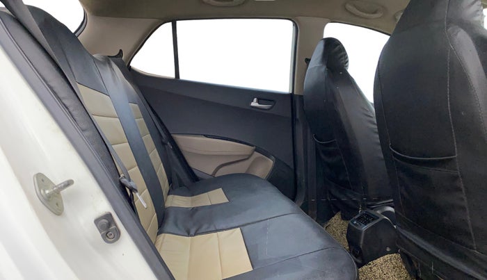 2019 Hyundai Grand i10 SPORTZ 1.2 KAPPA VTVT, Petrol, Manual, 32,910 km, Right Side Rear Door Cabin