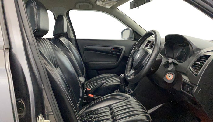 2020 Maruti Vitara Brezza LXI, Petrol, Manual, 62,298 km, Right Side Front Door Cabin