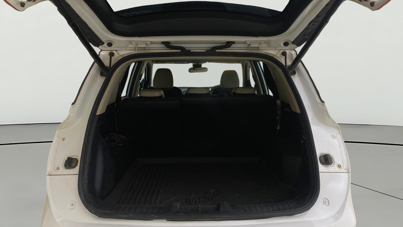 2023 MG HECTOR SHARP 2.0 DIESEL DUAL TONE, Diesel, Manual, 53,103 km, Boot Open Zoomed View