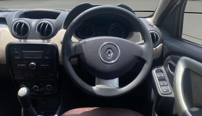 2014 Renault Duster 85 PS RXL DIESEL, Diesel, Manual, 1,12,970 km, Steering Wheel Close Up