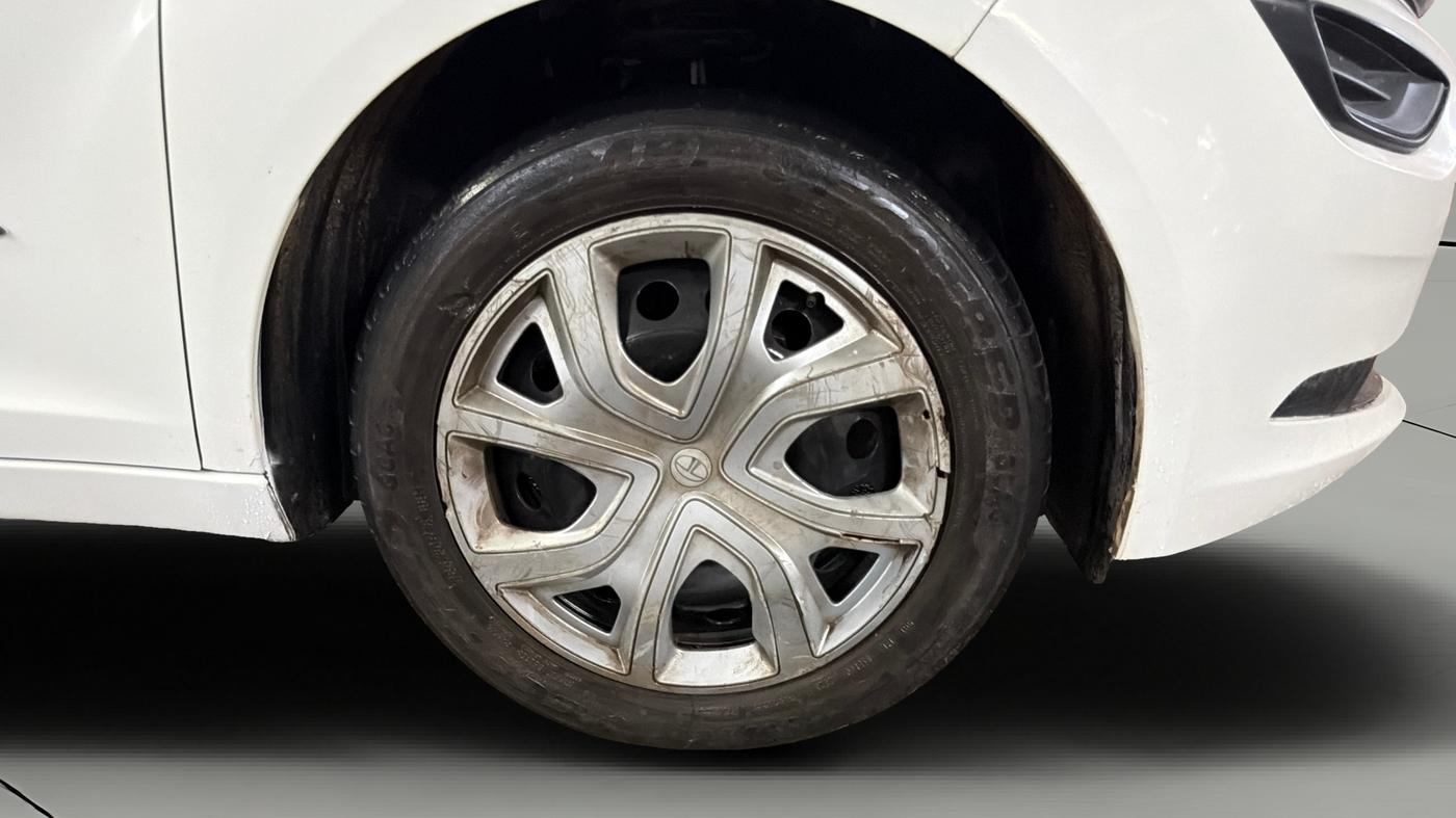 2023 Tata ALTROZ XM PETROL, Petrol, Manual, 51,148 km, Right Front Wheel